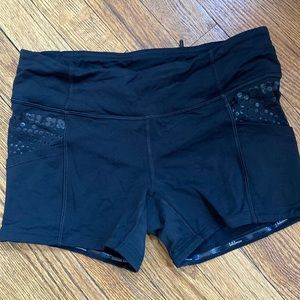 Lululemon Run: Shorty Short in power luxtreme